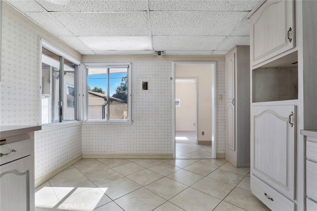 141 S Beachwood Drive Property Photo 13