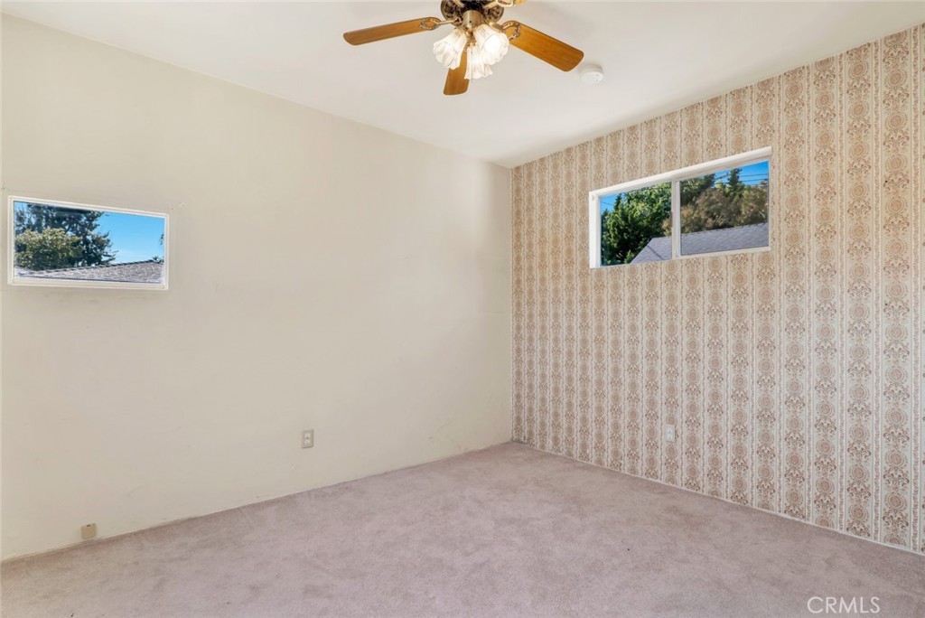141 S Beachwood Drive Property Photo 20