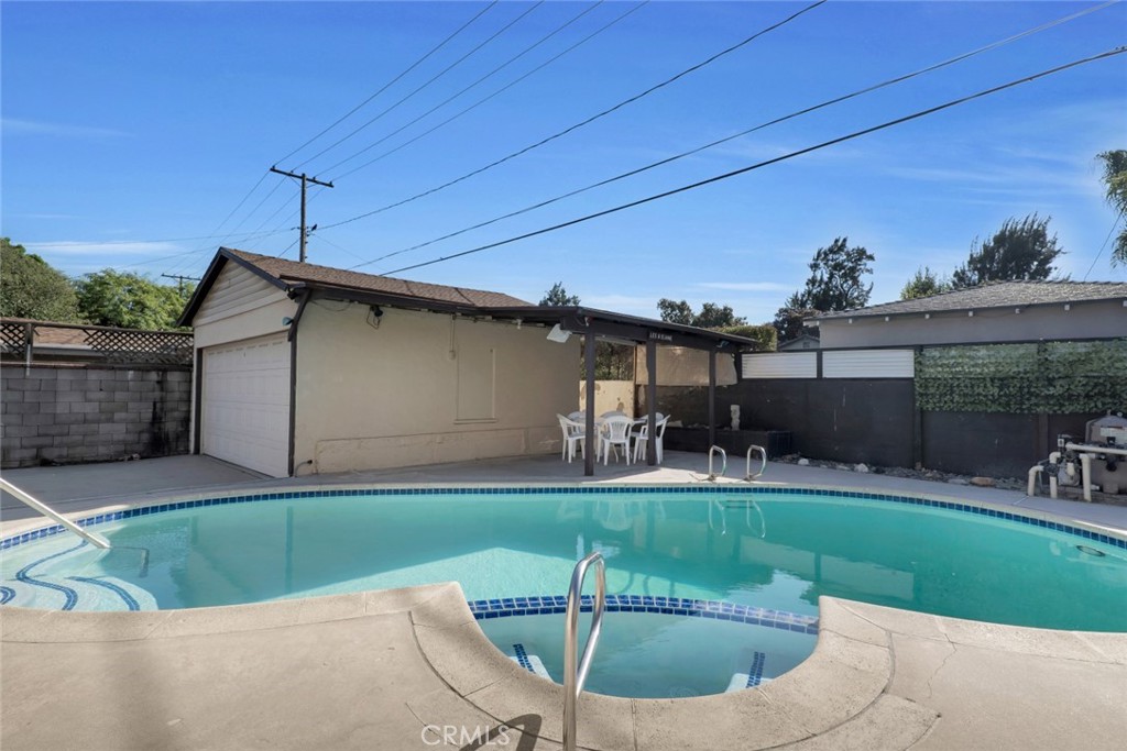 141 S Beachwood Drive Property Photo 26