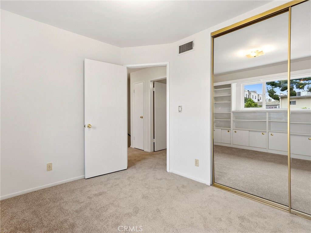11138 Aqua Vista Street 18 Property Photo 16