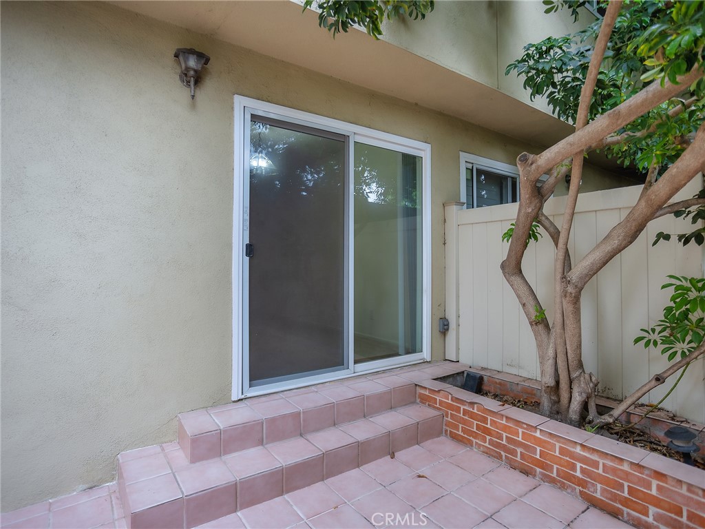 11138 Aqua Vista Street 18 Property Photo 20