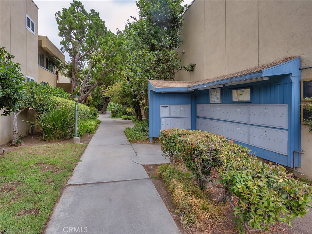 11138 Aqua Vista Street 18 Property Photo 25