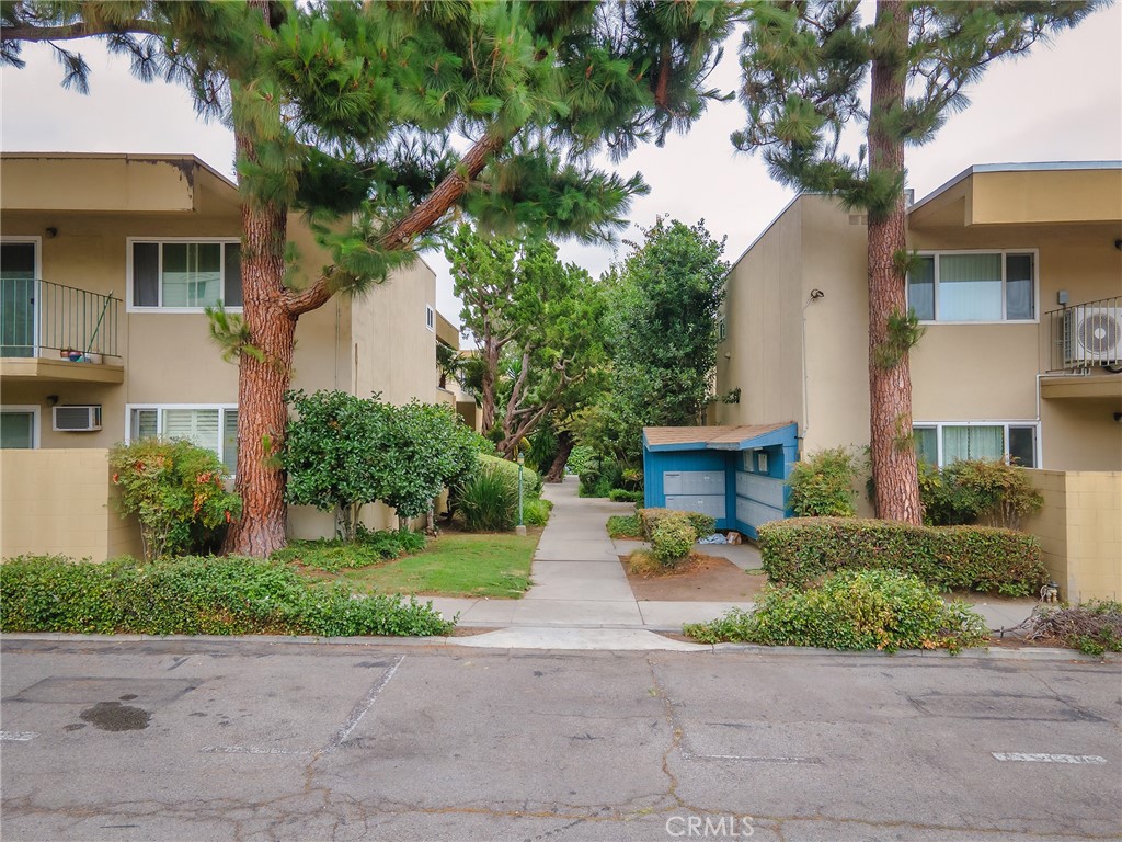 11138 Aqua Vista Street 18 Property Photo 32