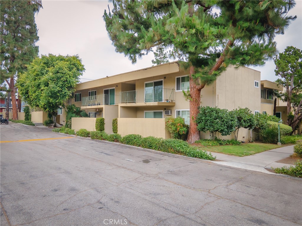 11138 Aqua Vista Street 18 Property Photo 33