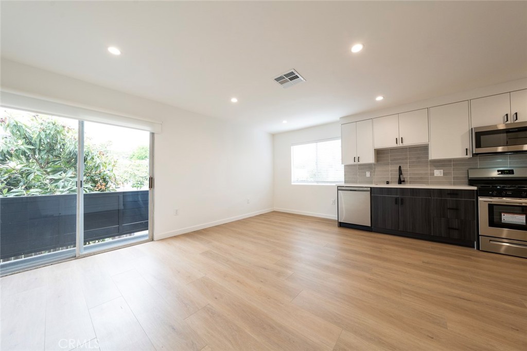 613 N Occidental 611-6 Property Photo 2