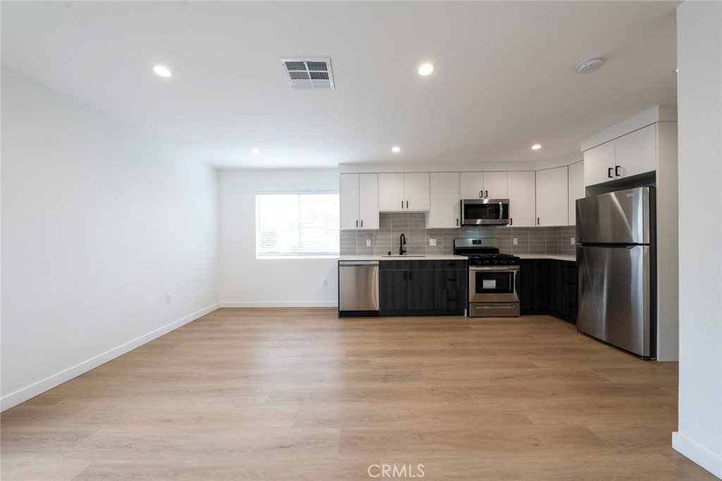 613 N Occidental 611-6 Property Photo 3