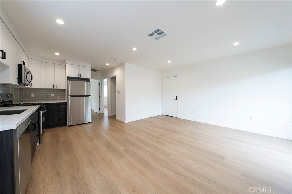 613 N Occidental 611-6 Property Photo 7