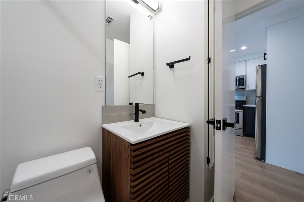 613 N Occidental 611-6 Property Photo 13