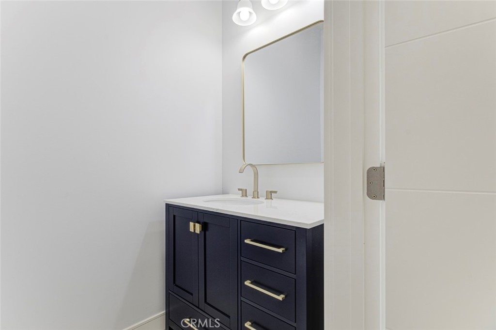 1135 A E Windsor Property Photo 13