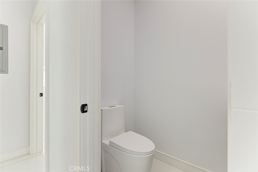 1135 A E Windsor Property Photo 14