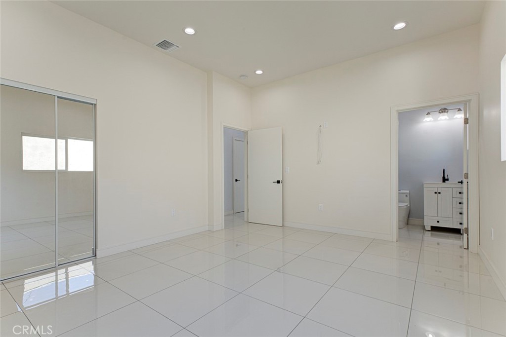 1135 A E Windsor Property Photo 18
