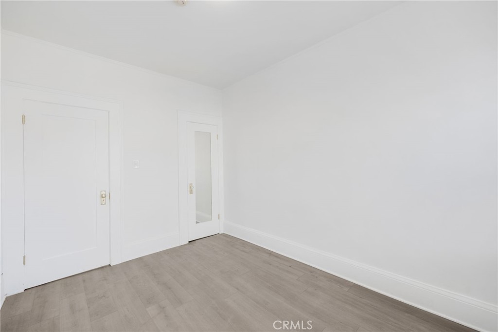 548 N Kenmore Property Photo 19