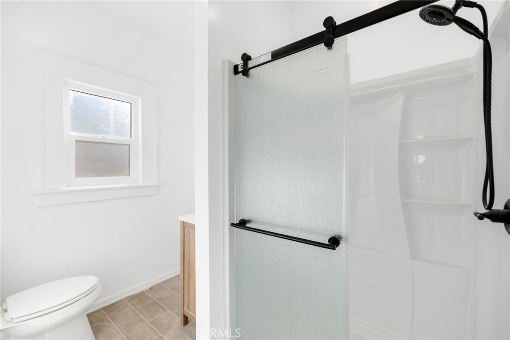 548 N Kenmore Property Photo 22