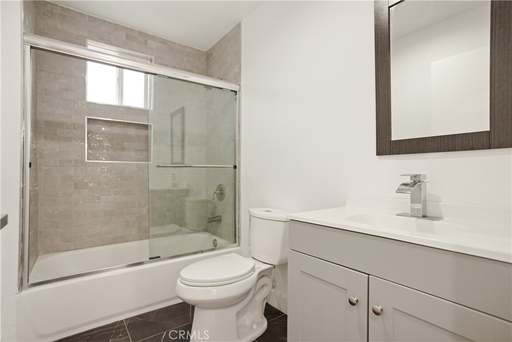 449 N Heliotrope Drive Property Photo 7