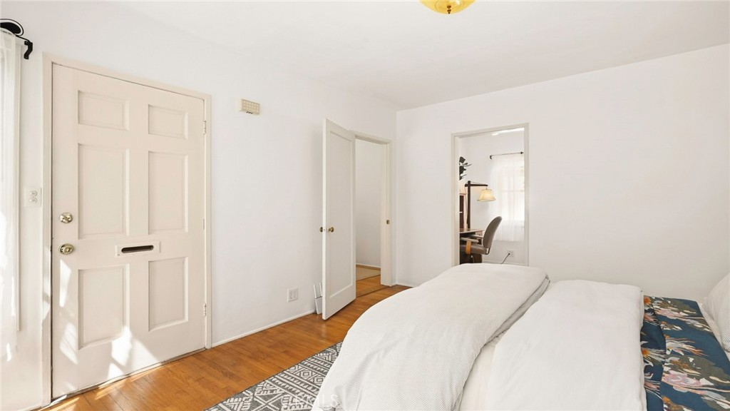 1320 N Kenwood Property Photo 21