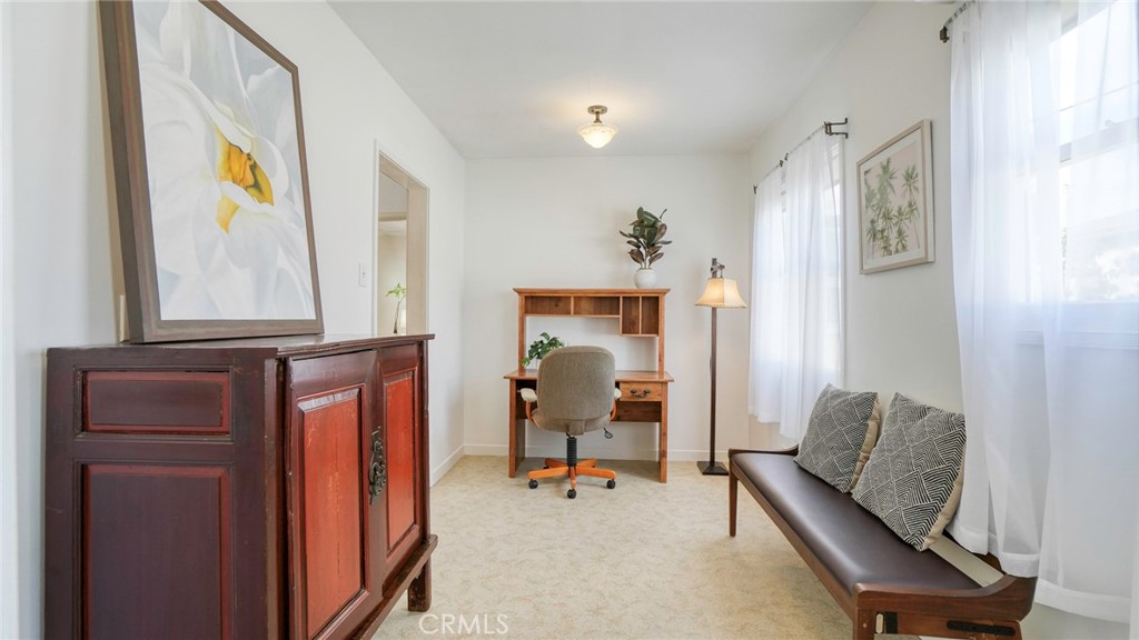 1320 N Kenwood Property Photo 26