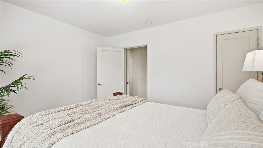 1320 N Kenwood Property Photo 29