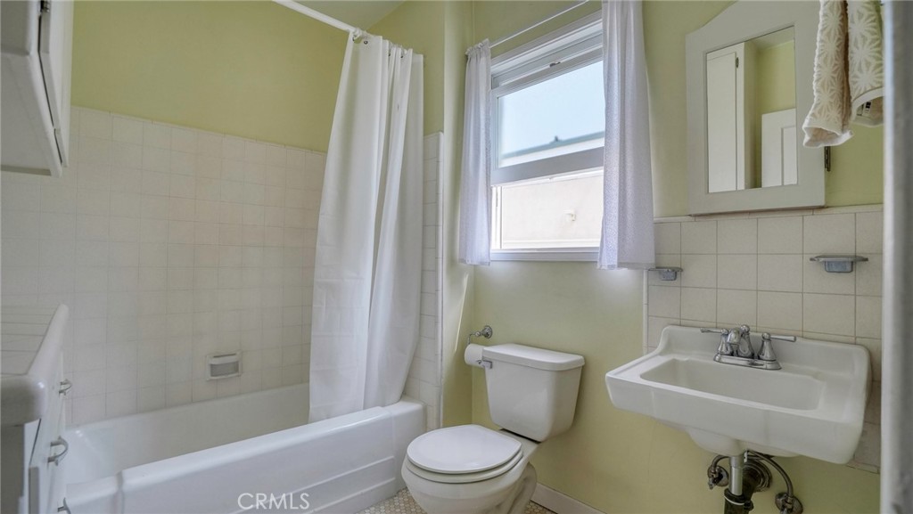 1320 N Kenwood Property Photo 30