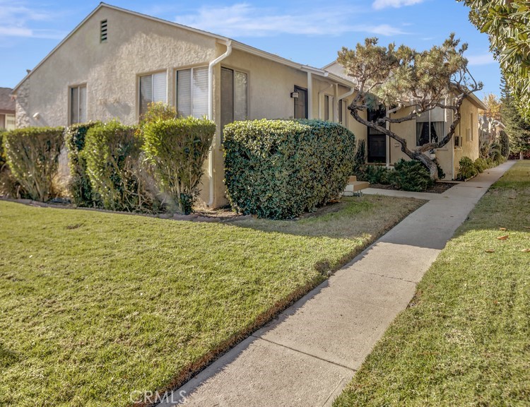 557 Rosemary Lane Property Photo 2