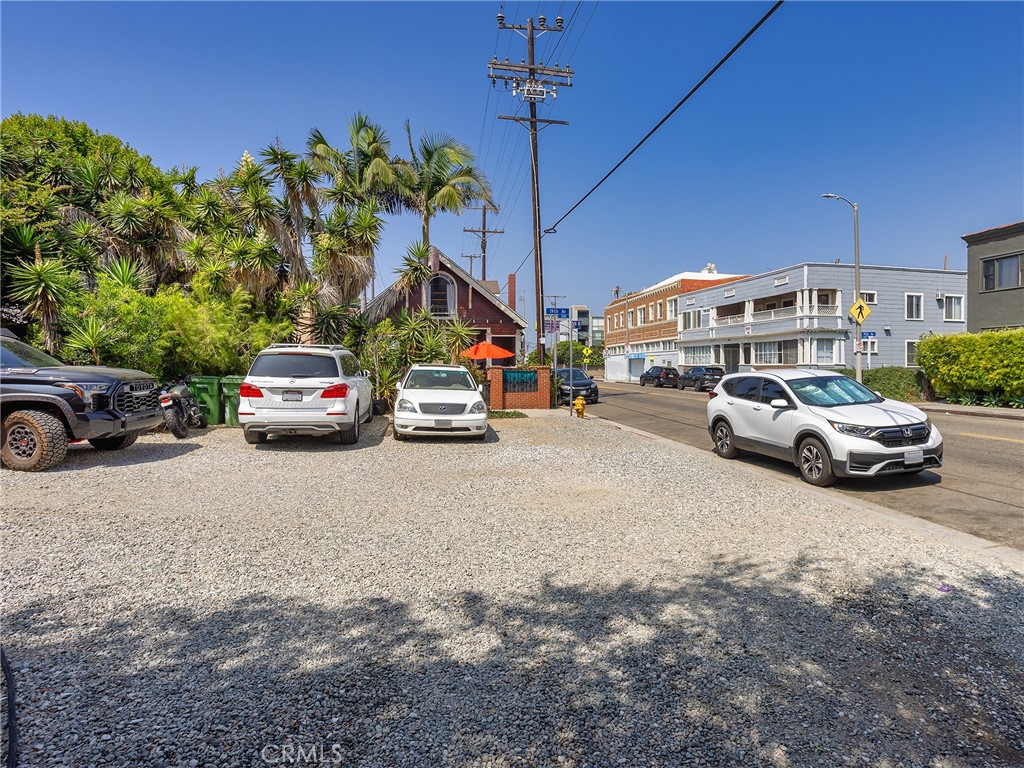 42 19th Avenue Property Photo 3