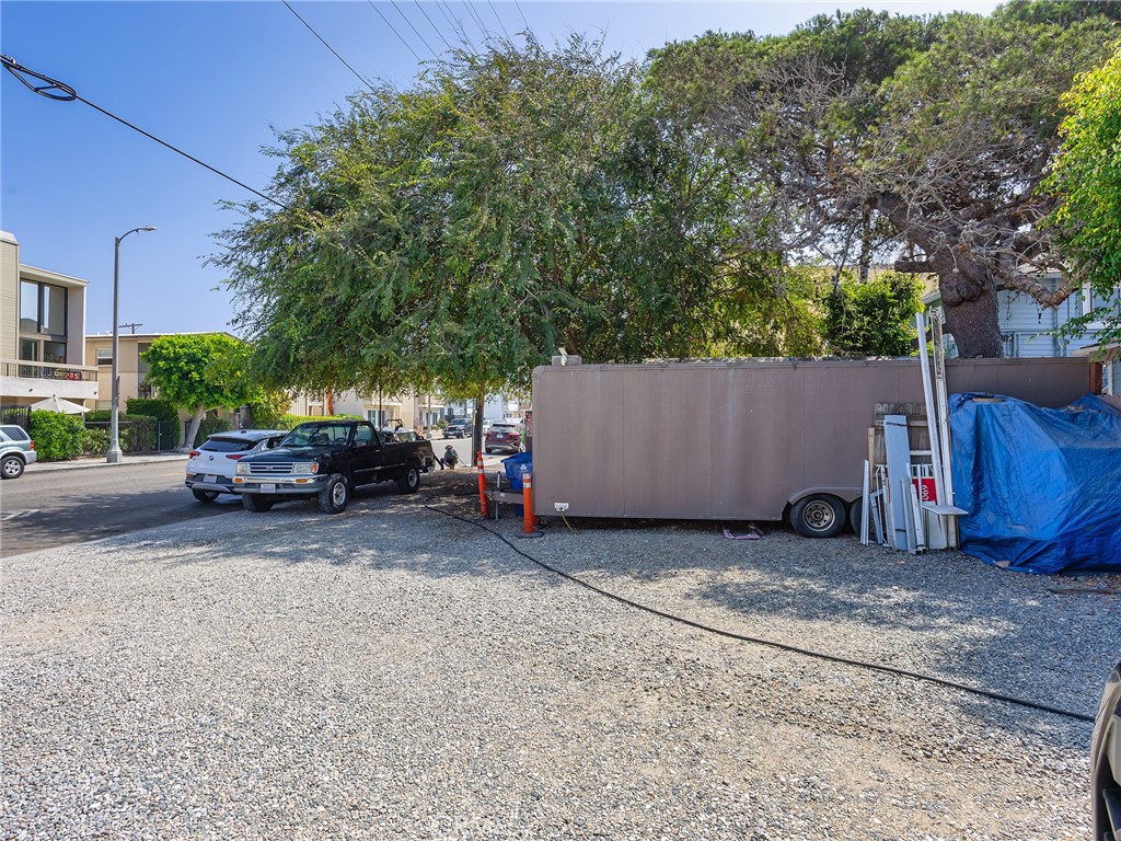 42 19th Avenue Property Photo 4