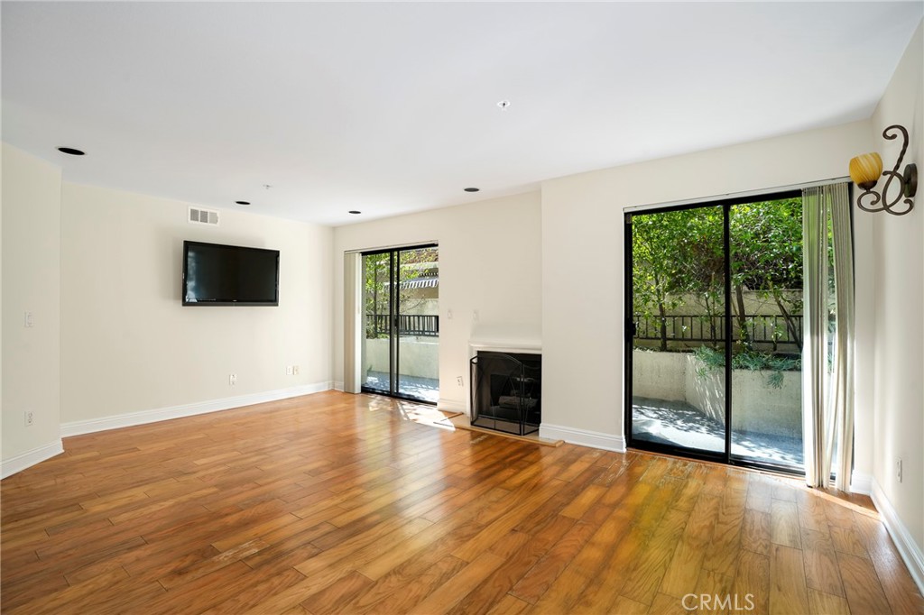 422 Hawthorne Street 3 Property Photo 8