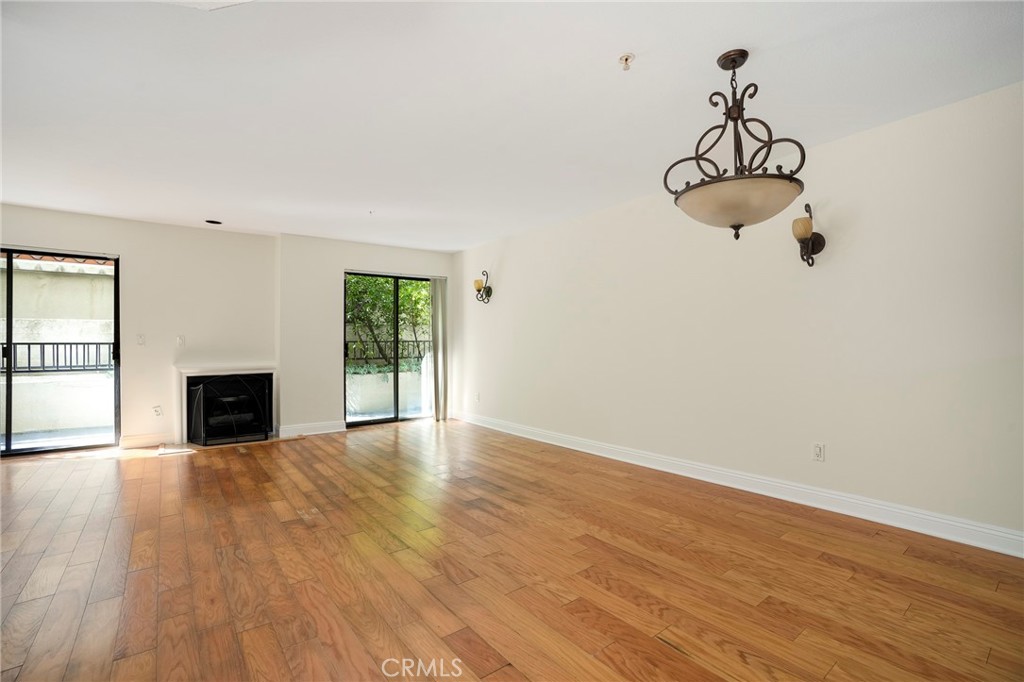 422 Hawthorne Street 3 Property Photo 9