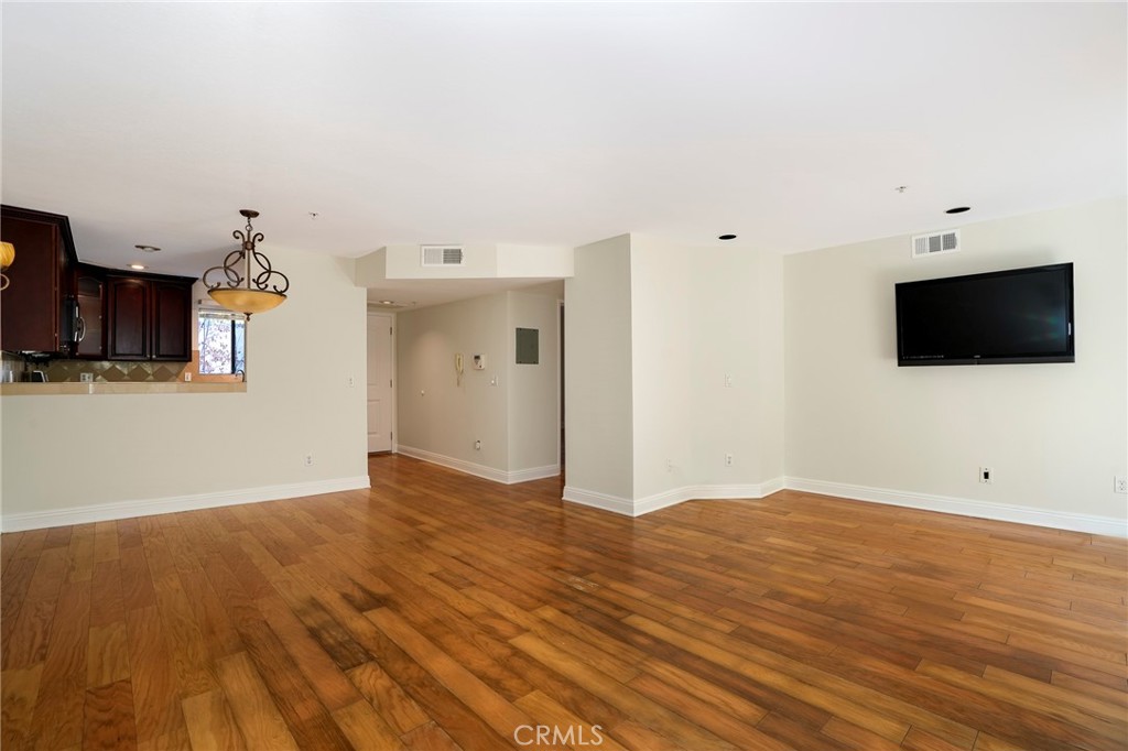 422 Hawthorne Street 3 Property Photo 12