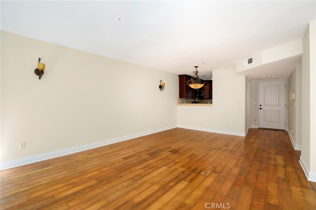 422 Hawthorne Street 3 Property Photo 13
