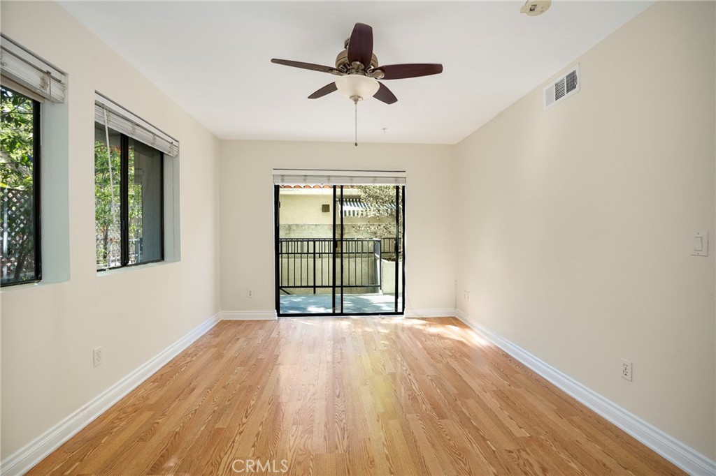 422 Hawthorne Street 3 Property Photo 18