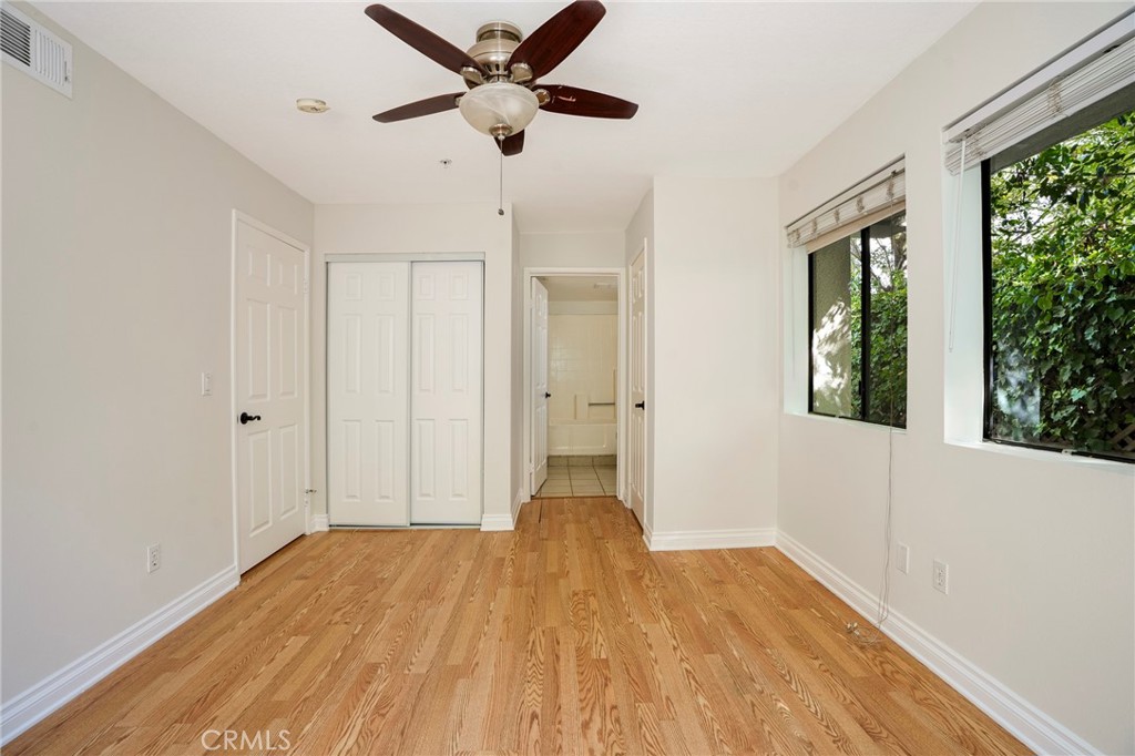 422 Hawthorne Street 3 Property Photo 19
