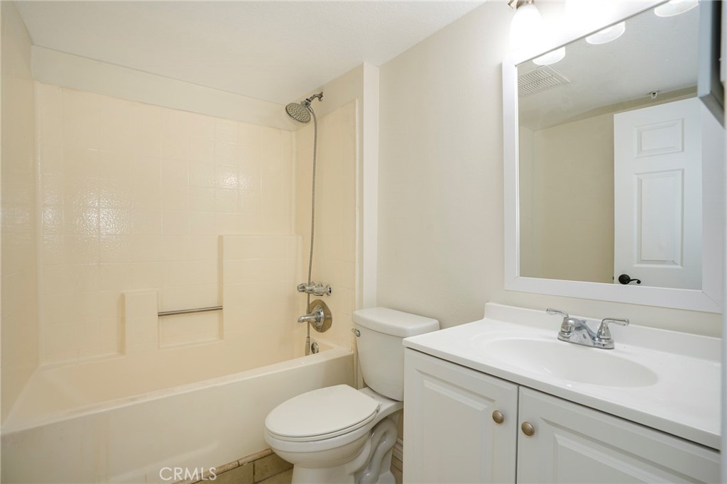 422 Hawthorne Street 3 Property Photo 20