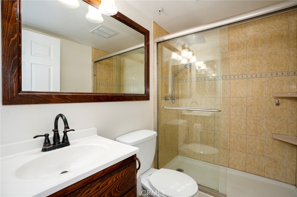 422 Hawthorne Street 3 Property Photo 23
