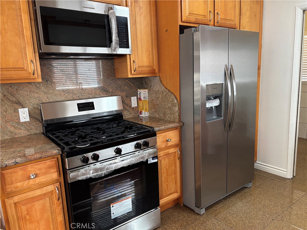 11246 Lull Street Property Photo 25