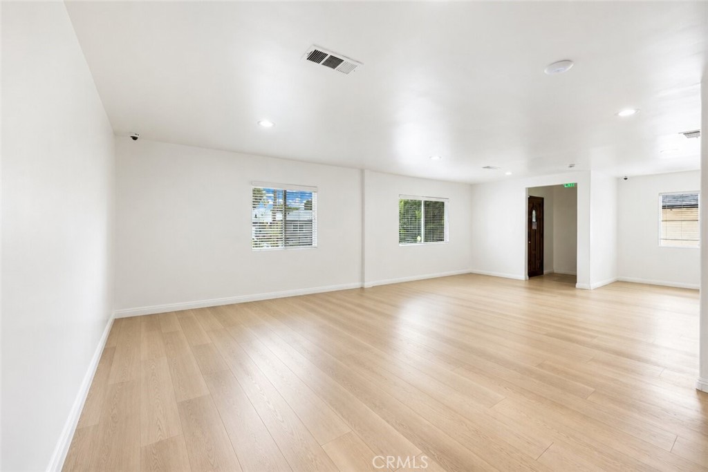 7035 Calhoun Avenue Property Photo 3