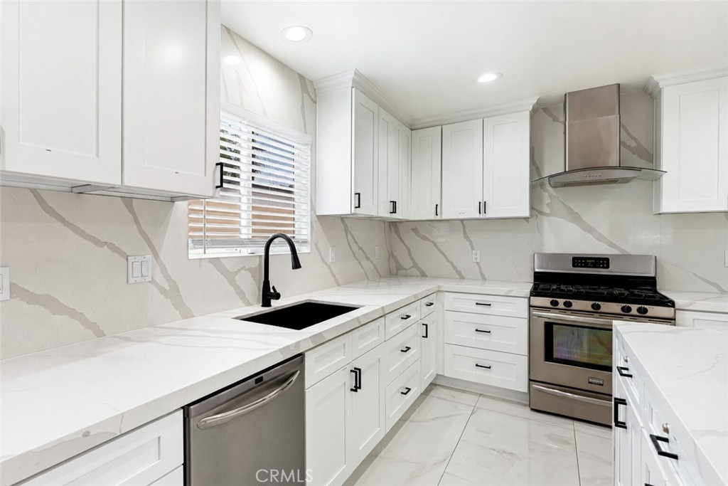 7035 Calhoun Avenue Property Photo 7