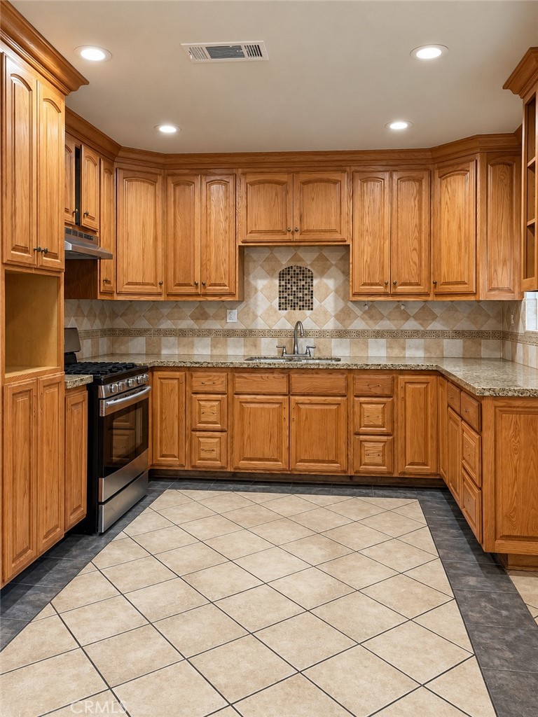 7881 Claybeck Avenue Property Photo 14