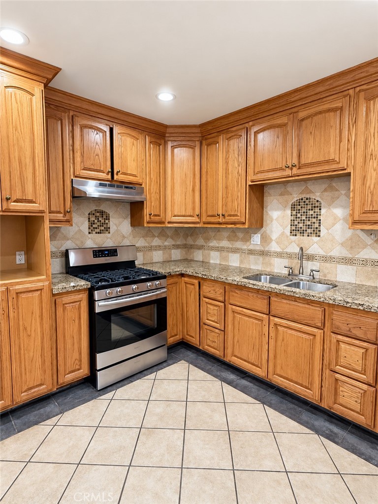 7881 Claybeck Avenue Property Photo 16