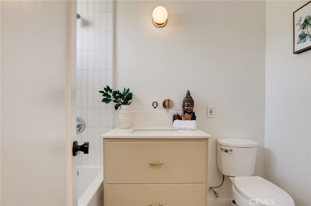 2135 Bellevue 11 Property Photo 23