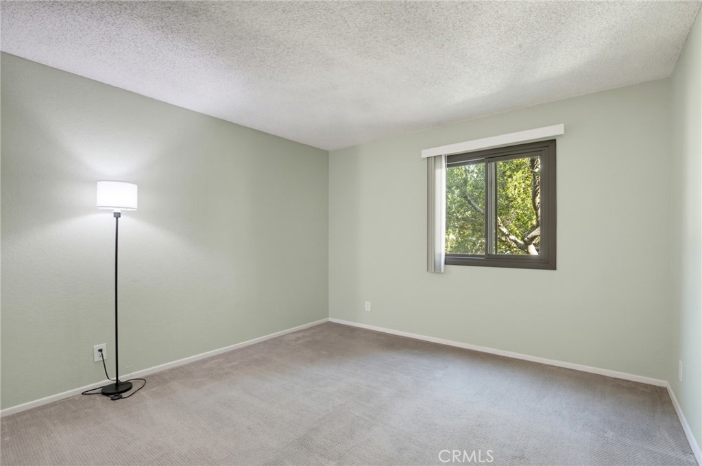 460 Oak Street 215 Property Photo 19