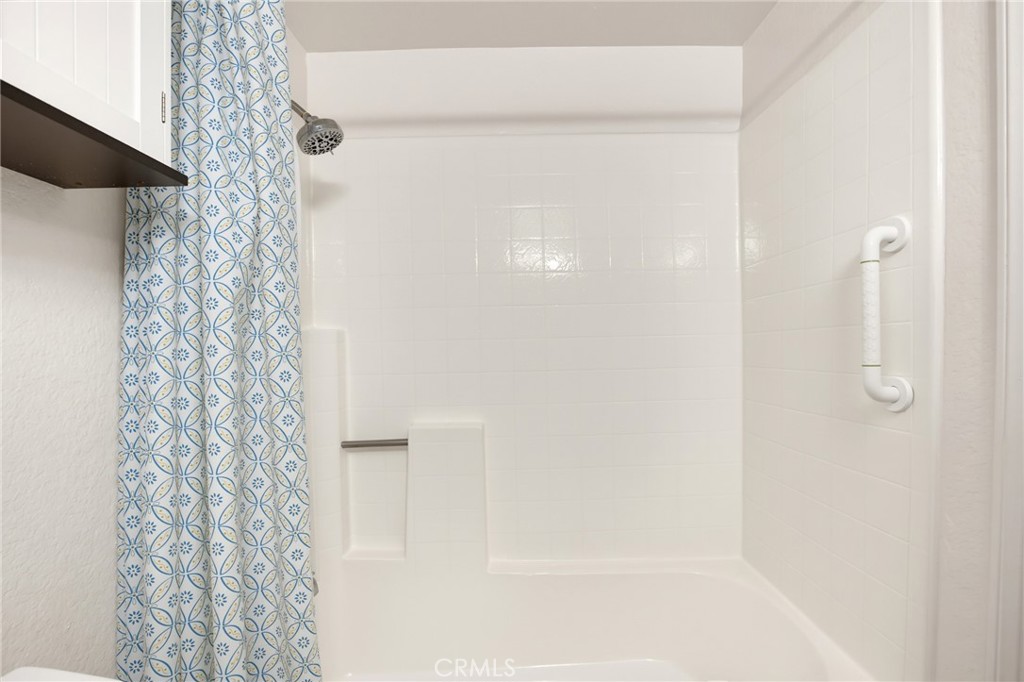 460 Oak Street 215 Property Photo 22