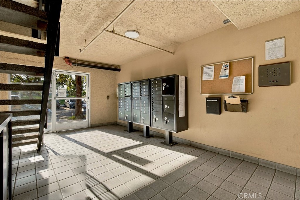 460 Golden Avenue 320 Property Photo 8