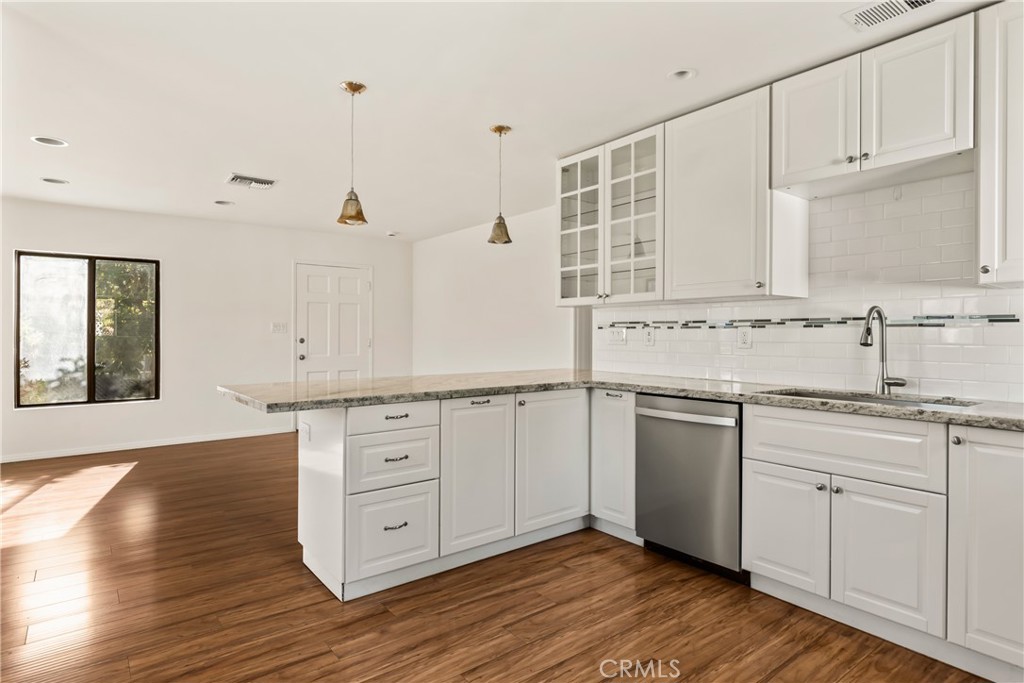 531 N Niagara Property Photo 7