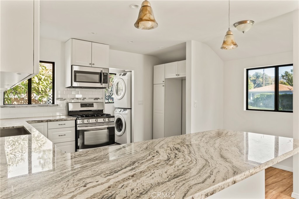 531 N Niagara Property Photo 8