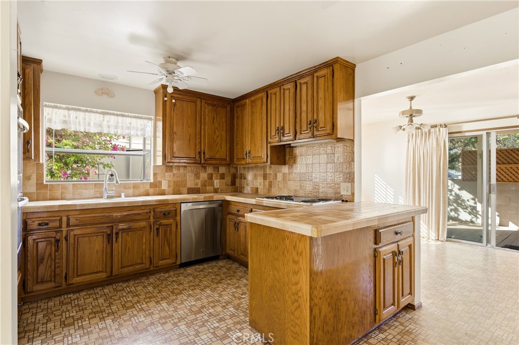 531 N Niagara Property Photo 19