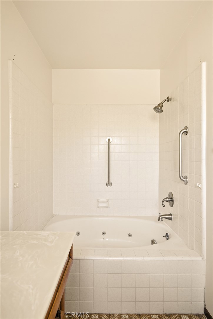 531 N Niagara Property Photo 35