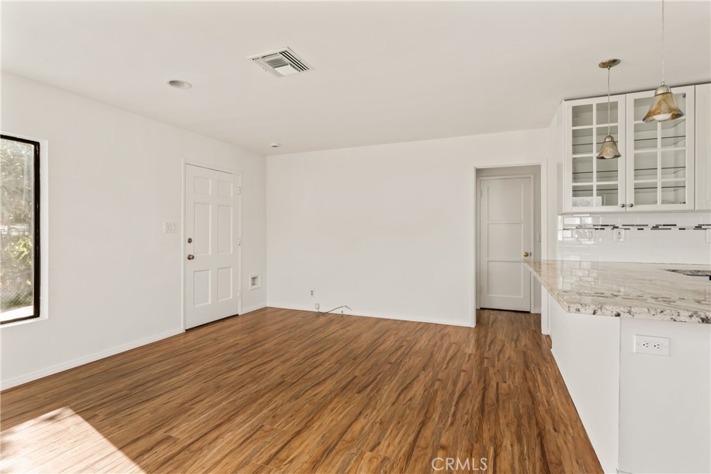 531 N Niagara Property Photo 5