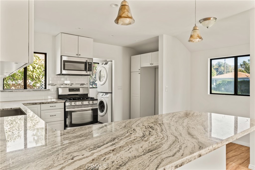 531 N Niagara Property Photo 8