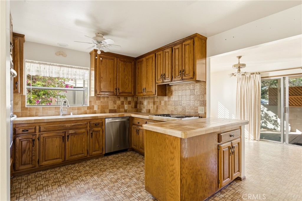 531 N Niagara Property Photo 19