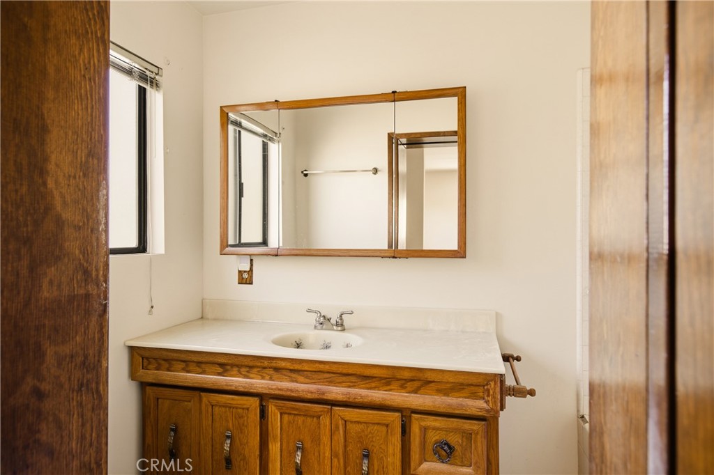 531 N Niagara Property Photo 34